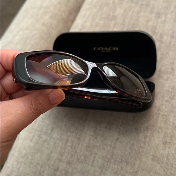 Coach sunglasses - Picture 8 of 10